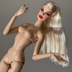 Nude Fashion Doll Articulated Surrealist Gala Vanessa Integrity Sinuhe Guzman FR